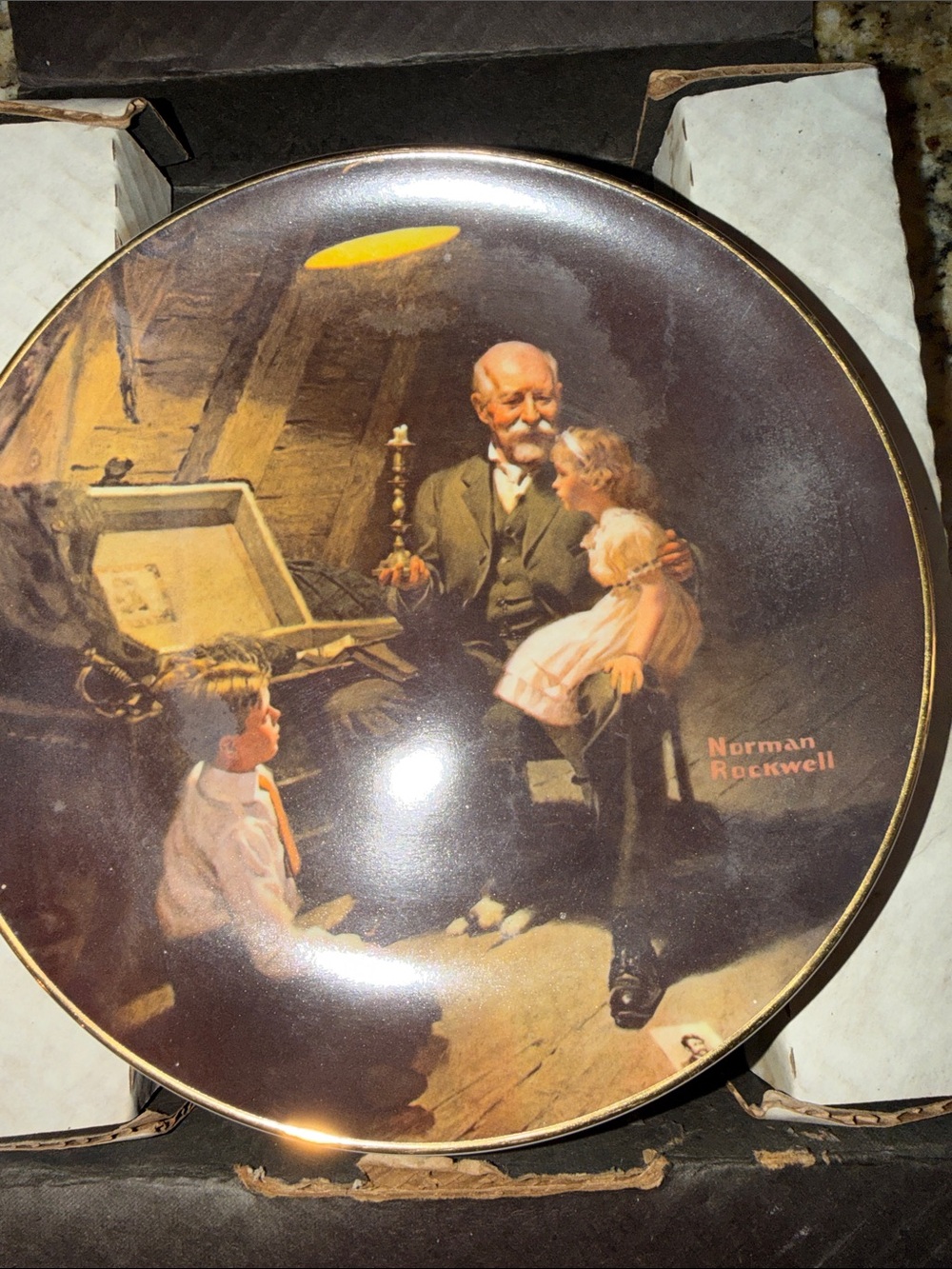 Knowles White Decorative Collector Plate New, package damage in the storage